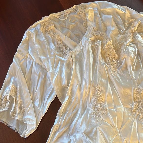 Victoria’s Secret Satin Slip dress and Robe. - Picture 2 of 13